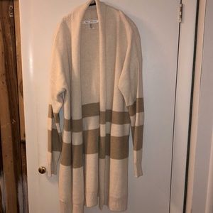 Max Studio long sleeved cardigan, size large.